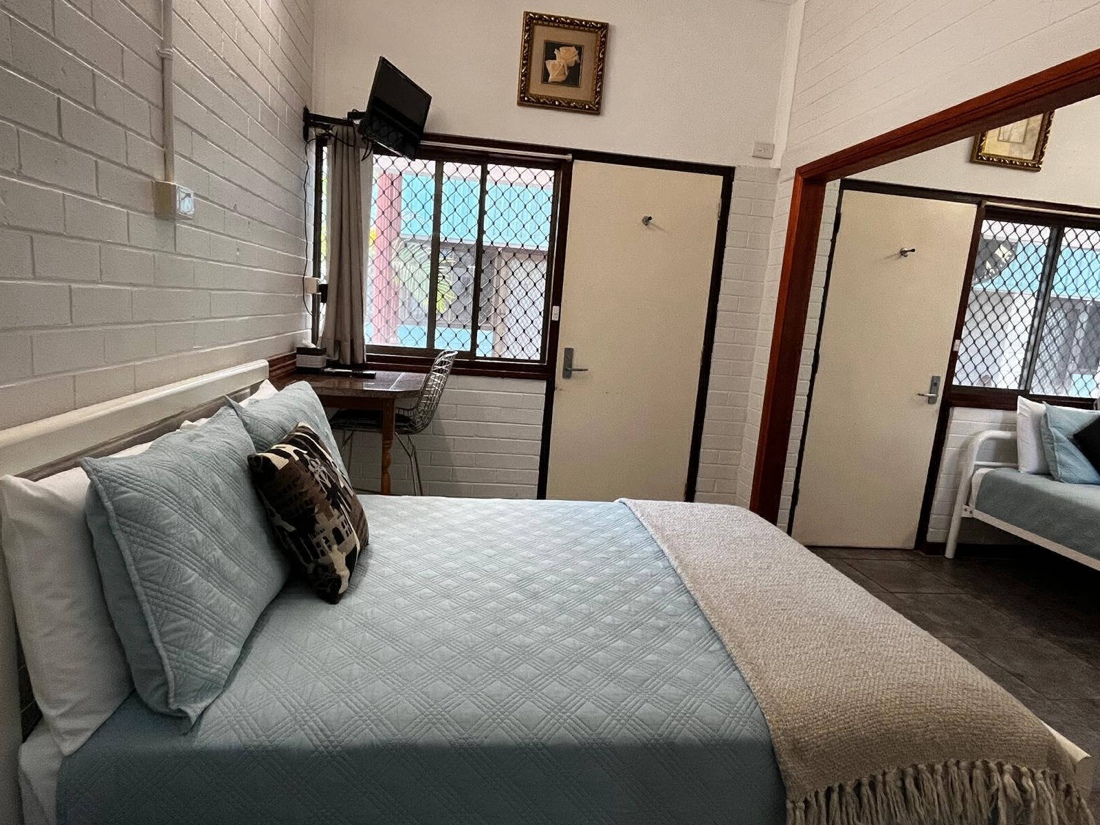 why-choose-us-01 38 1600x1200 1